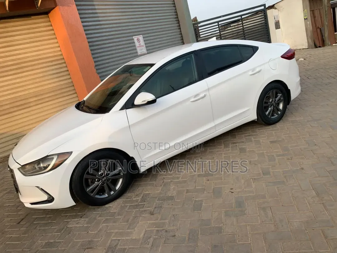 Hyundai Elantra Limited Sedan FWD (2.0L 4cyl 6A) 2017 White