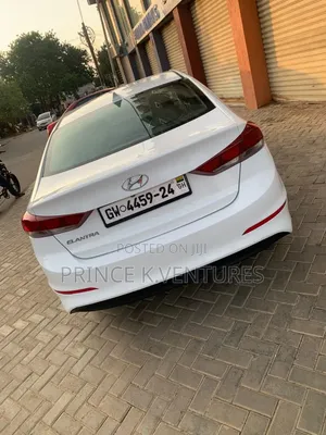 Hyundai Elantra Limited Sedan FWD (2.0L 4cyl 6A) 2017 White