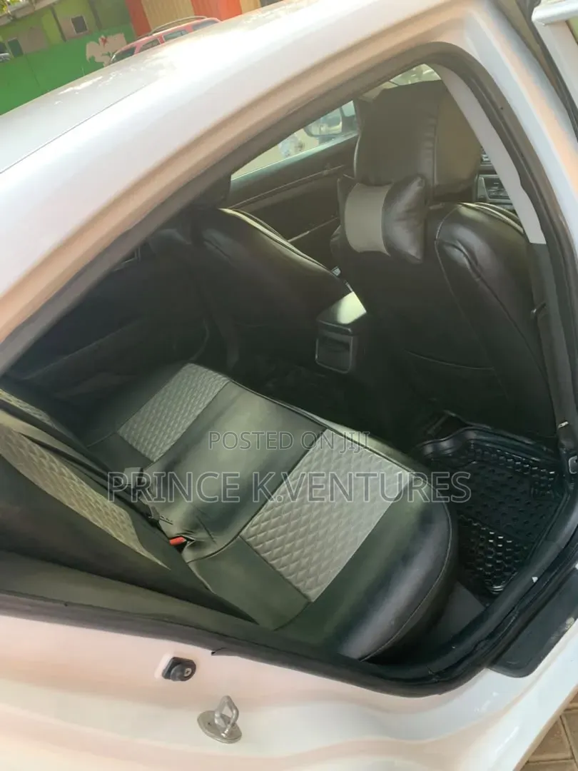 Hyundai Elantra Limited Sedan FWD (2.0L 4cyl 6A) 2017 White