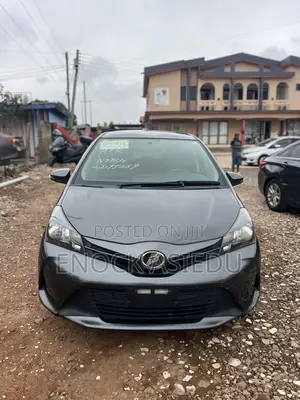 Toyota Vitz 1.3 AWD 3dr 2015 Gray
