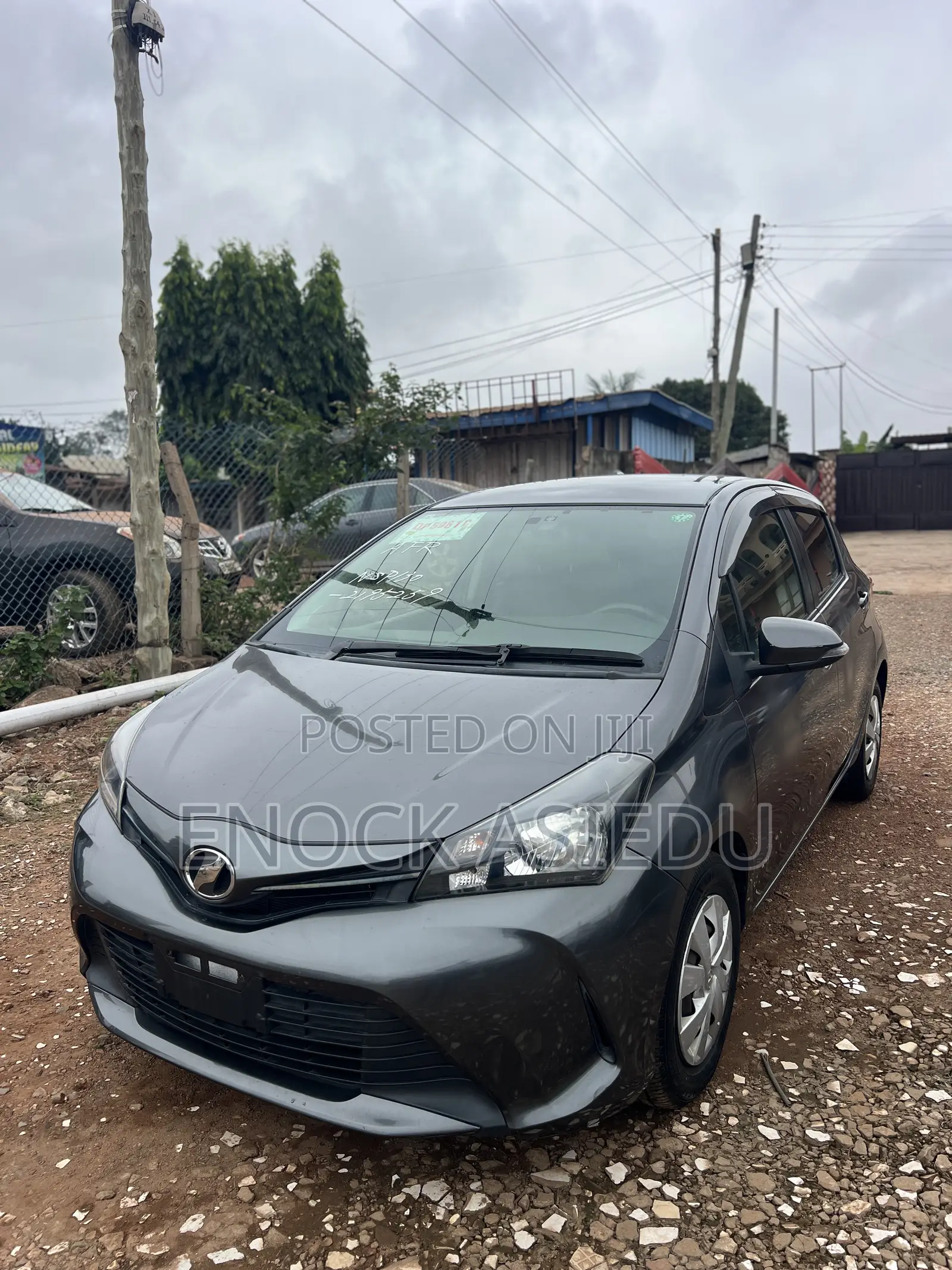 Toyota Vitz 1.3 AWD 3dr 2015 Gray