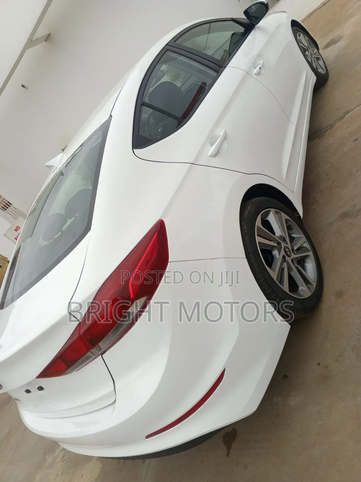 Hyundai Elantra 2018 White