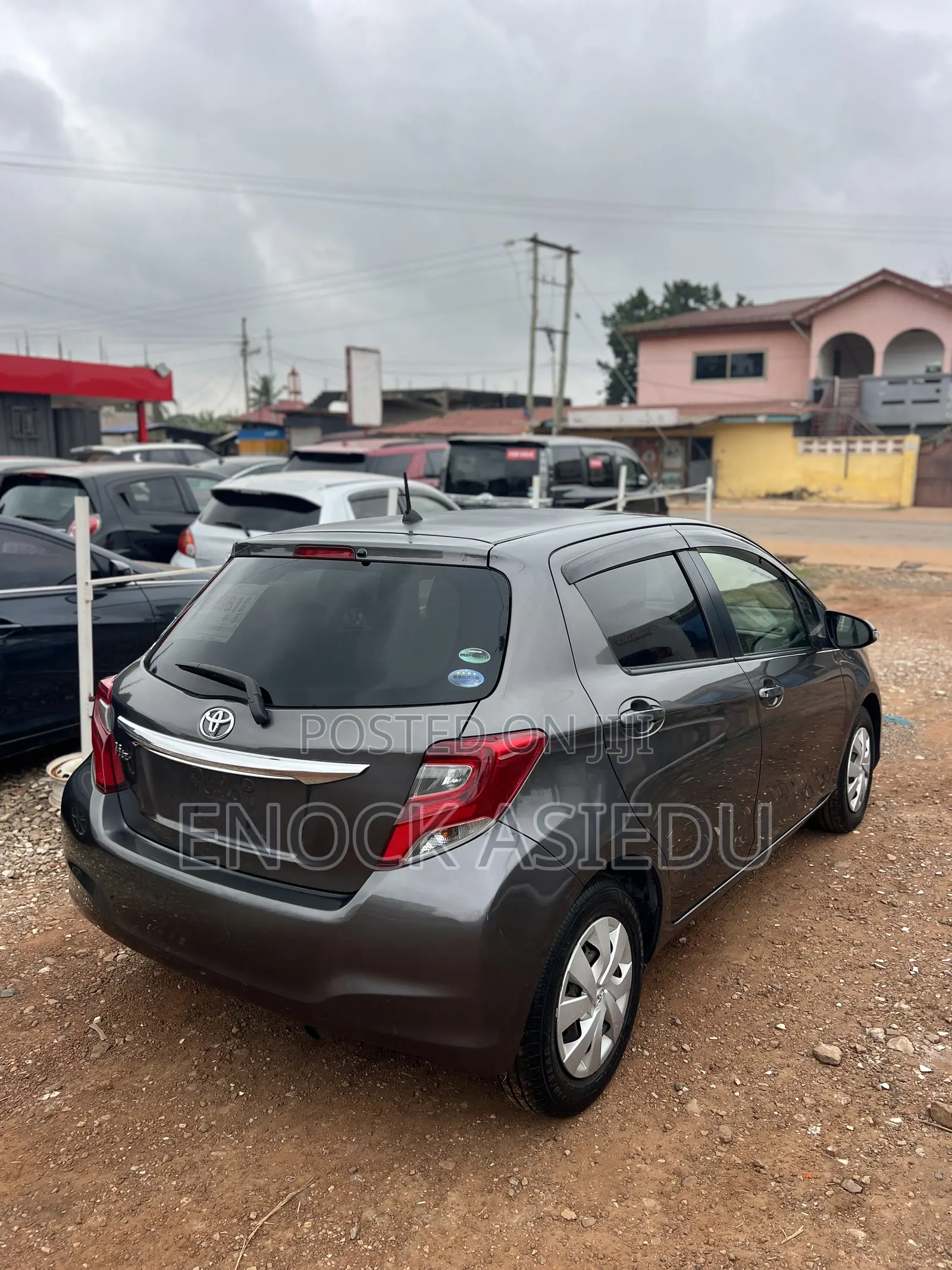 Toyota Vitz 1.3 AWD 3dr 2015 Gray