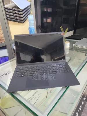 Laptop Dell Inspiron 15 3520 8GB Intel Core i7 SSD 256GB
