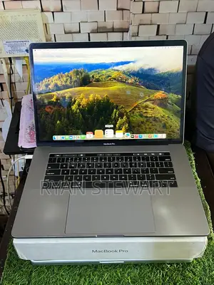 Laptop Apple MacBook Pro 2019 32GB Intel Core i9 SSD 1T