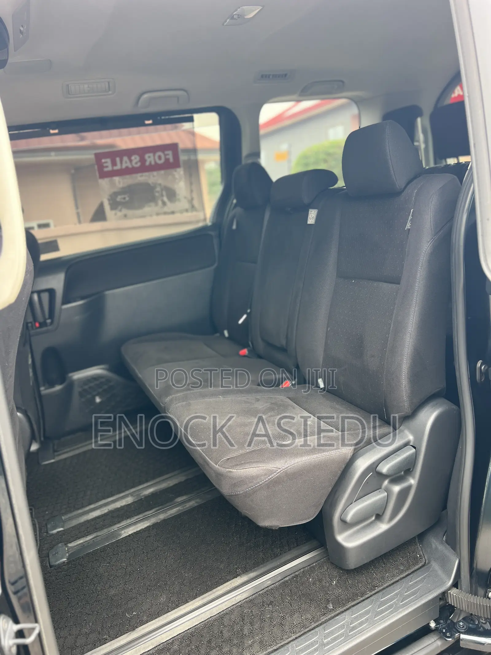 Toyota Voxy V 4WD 8-Seater 2015 Blue