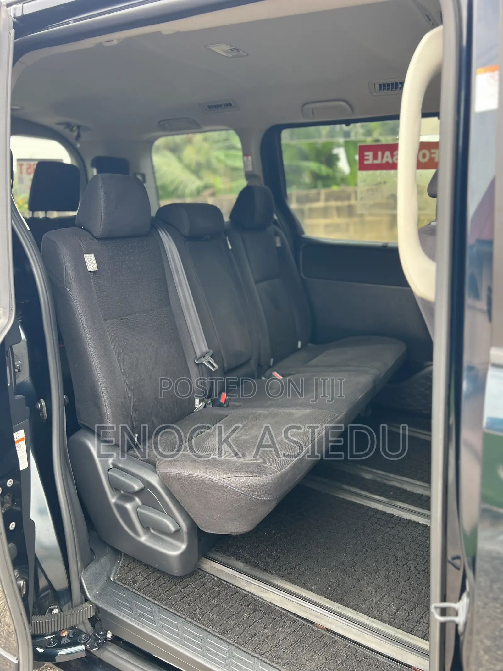 Toyota Voxy V 4WD 8-Seater 2015 Blue