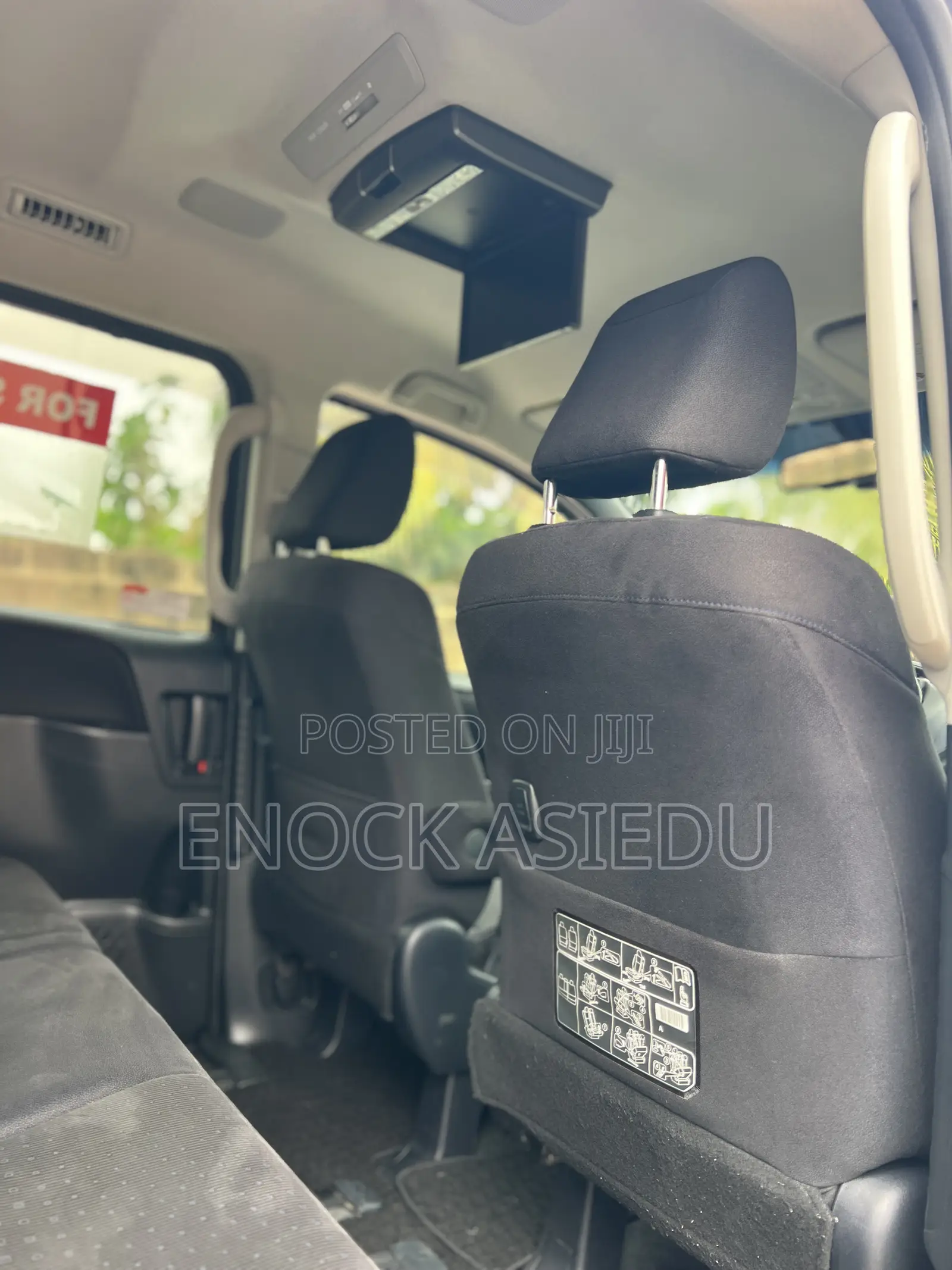 Toyota Voxy V 4WD 8-Seater 2015 Blue