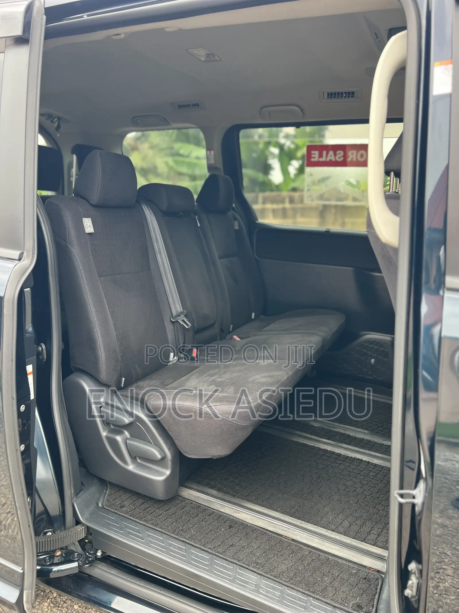 Toyota Voxy V 4WD 8-Seater 2015 Blue