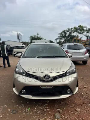 Toyota Vitz 1.3 AWD 5dr 2015 Gold