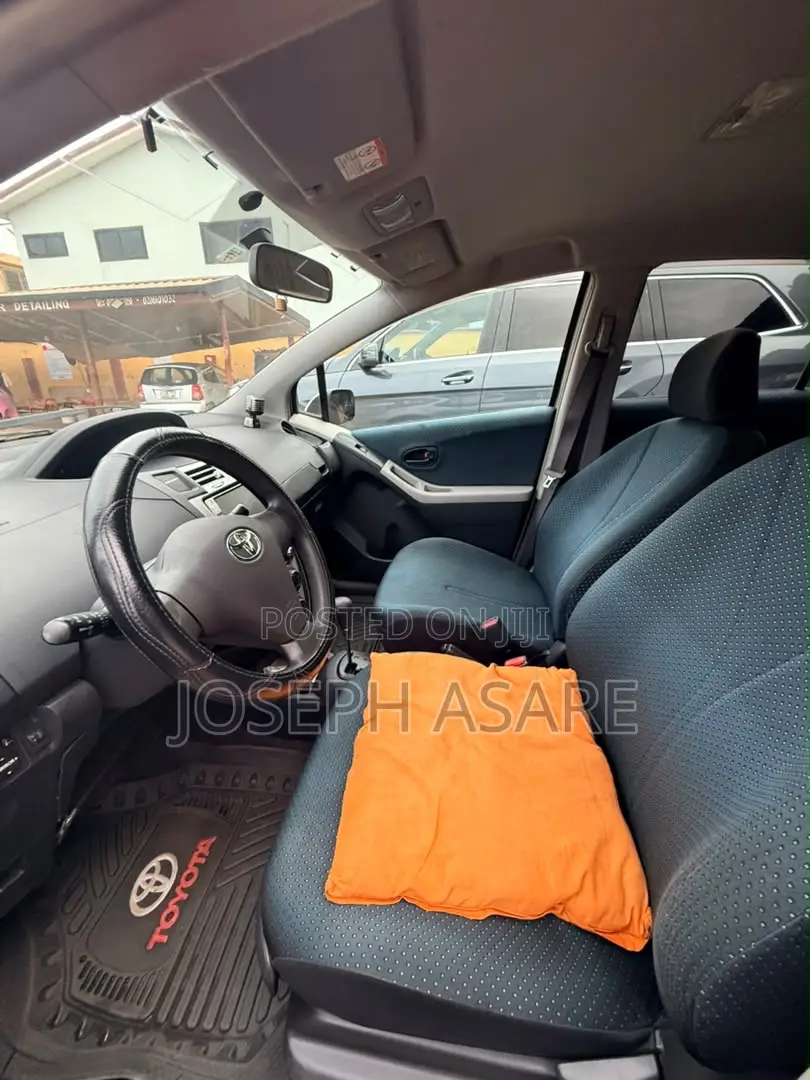 Toyota Vitz 2010
