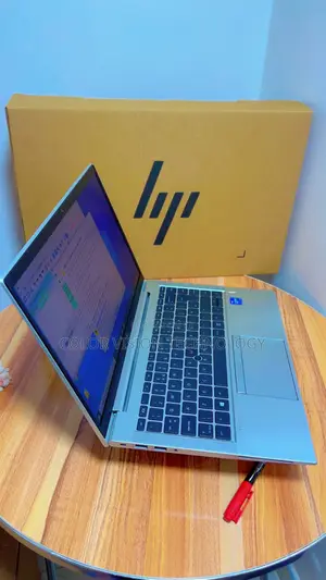 Laptop HP EliteBook 830 G8 8GB Intel Core i5 SSD 256GB