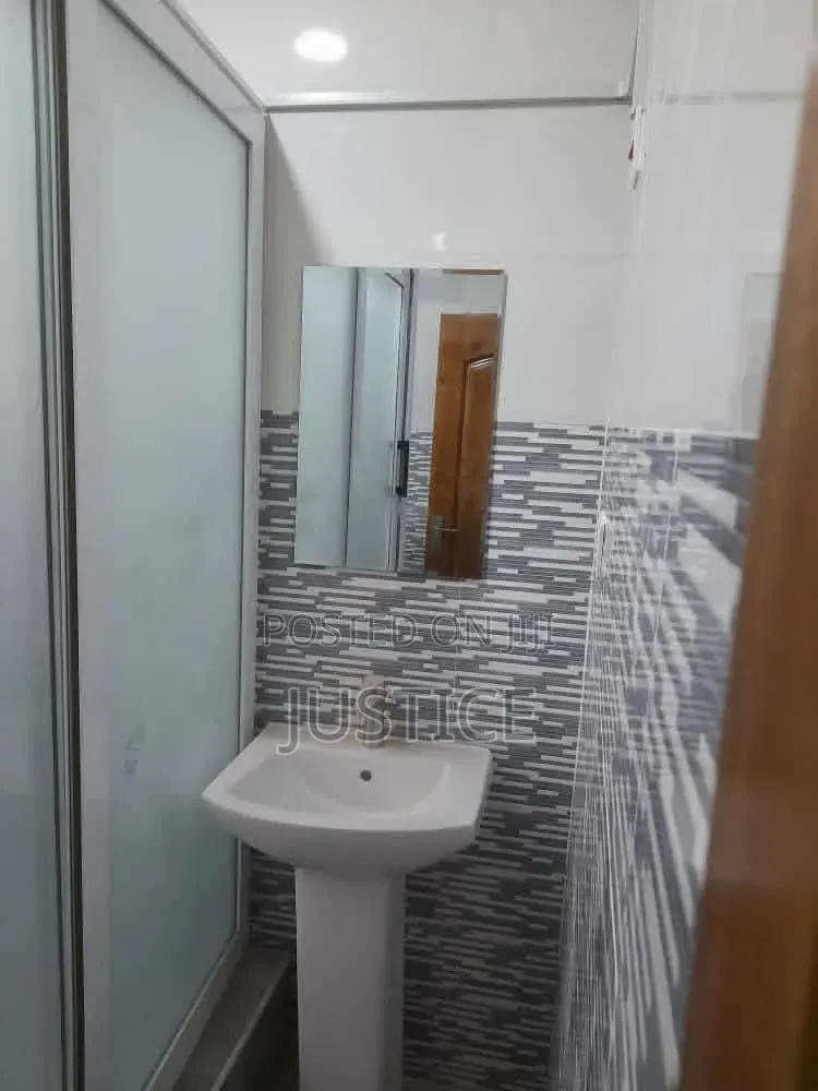 4bdrm Duplex in Roman Ridge, Prisons School Area for rent