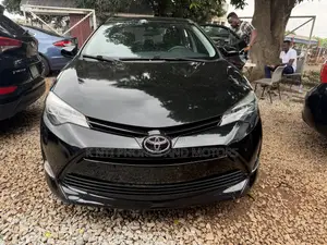 Toyota Corolla XLE (1.8L 4cyl 2A) 2019 Black