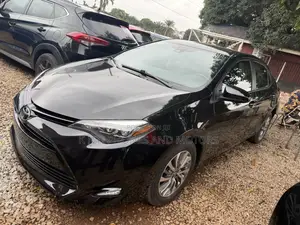 Toyota Corolla XLE (1.8L 4cyl 2A) 2019 Black