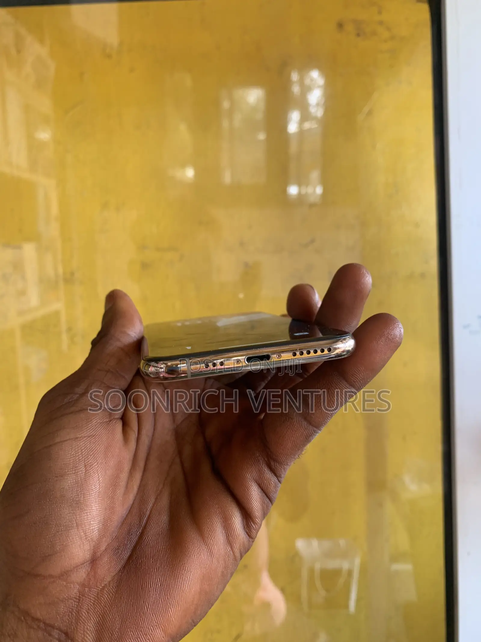 Apple iPhone XS 64 GB Gold