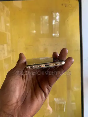 Apple iPhone XS 64 GB Gold