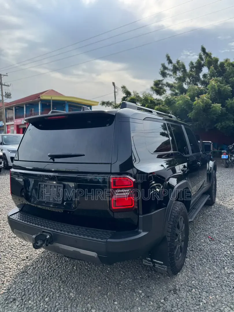 Toyota Land Cruiser Prado 2025 Black