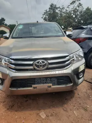 Toyota Hilux Revo Double Cab Deisel 2.8 AWD 2017 Green