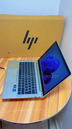 Laptop HP EliteBook 830 G8 8GB Intel Core i5 SSD 256GB