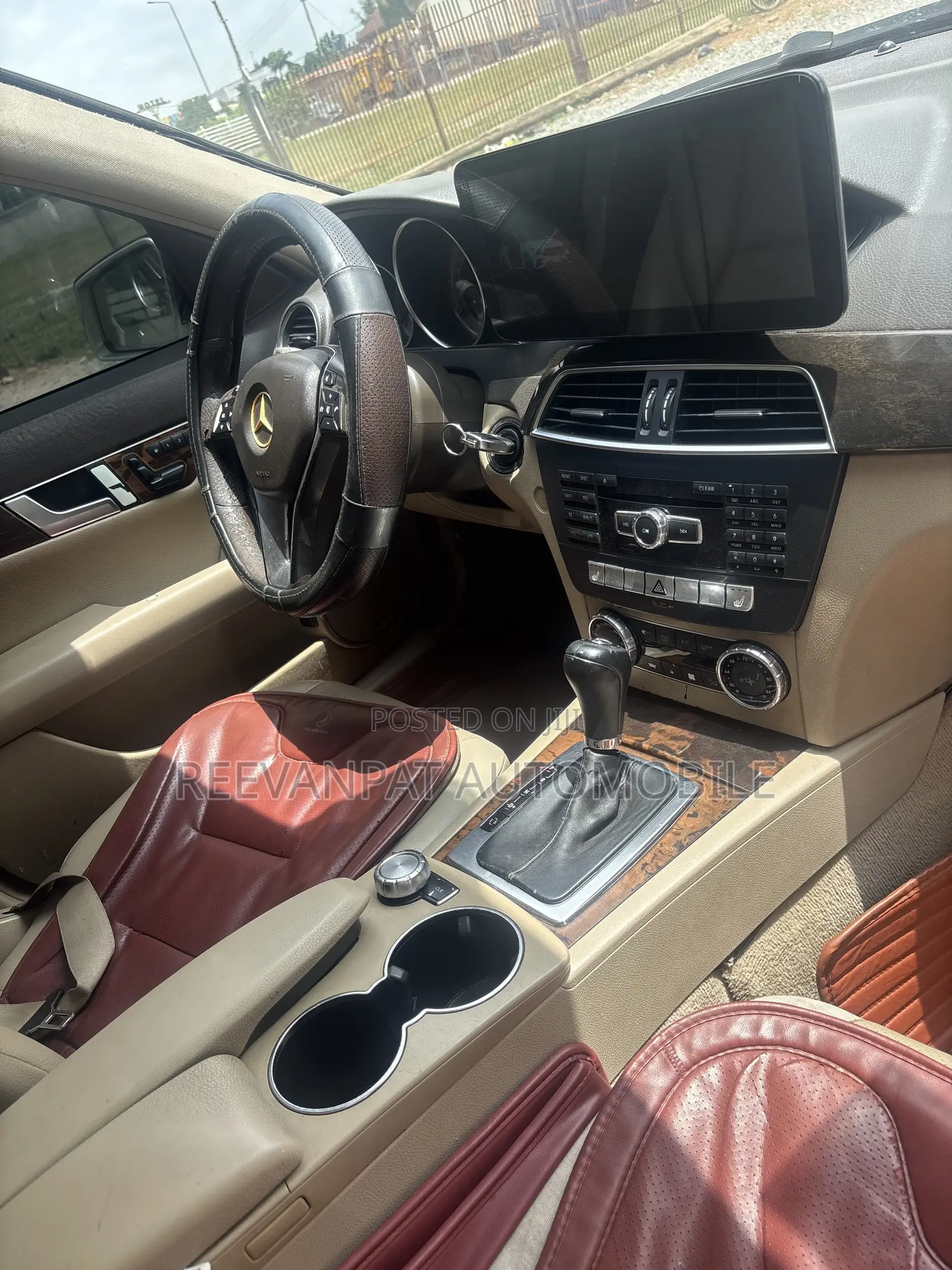Mercedes-Benz C250 2012 Brown
