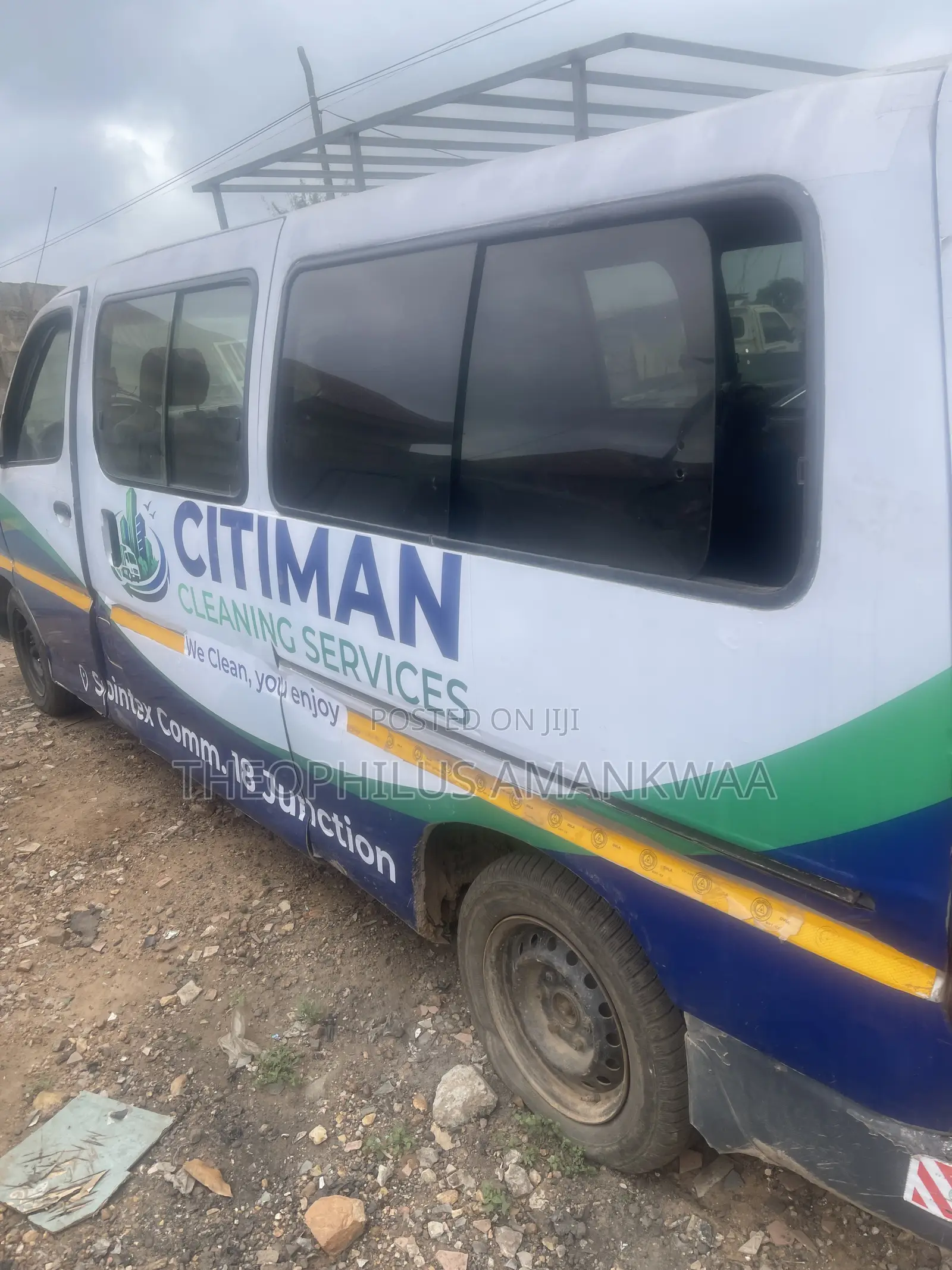 Toyota HiAce 2000 Grey