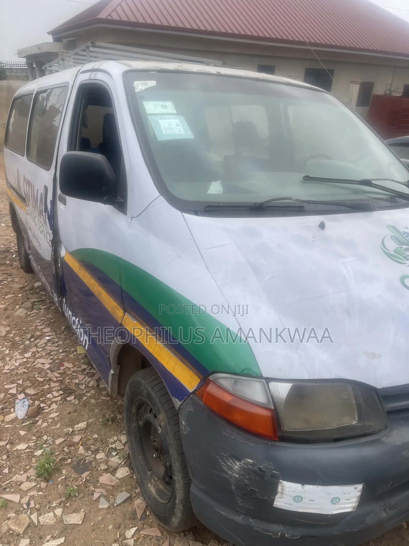 Toyota HiAce 2000 Grey