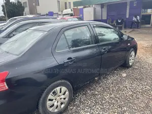 Toyota Yaris 2010 Black