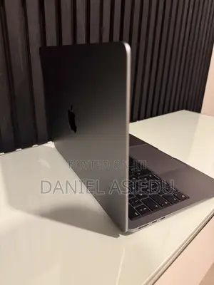 Laptop Apple MacBook Air 2024 M3 16GB Apple M3 SSD 256GB