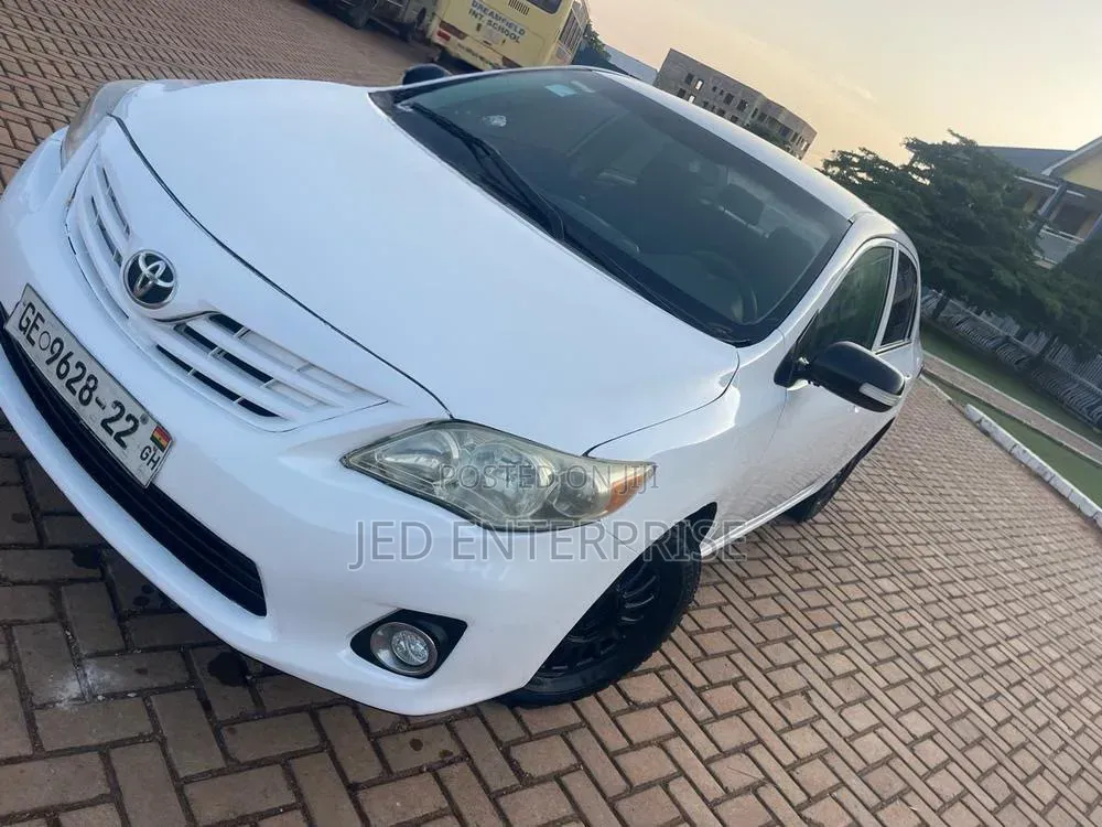 Toyota Corolla 2013 White