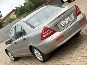 Mercedes-Benz C180 2008 Gold