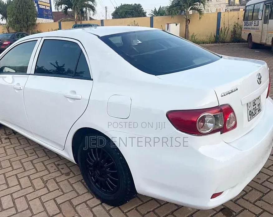 Toyota Corolla 2013 White