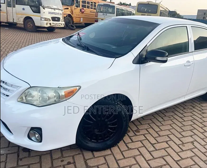 Toyota Corolla 2013 White