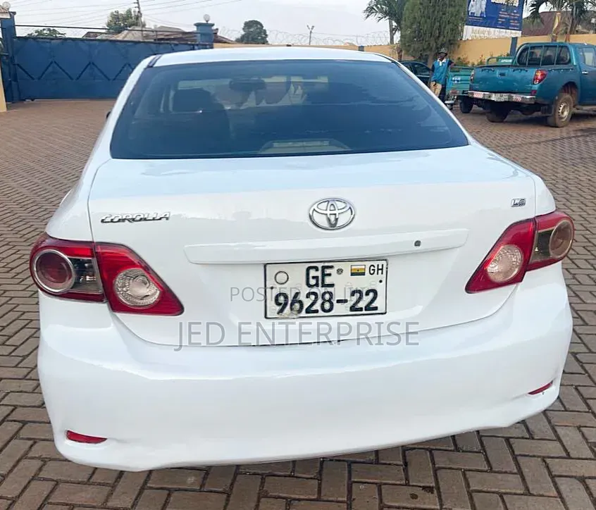 Toyota Corolla 2013 White