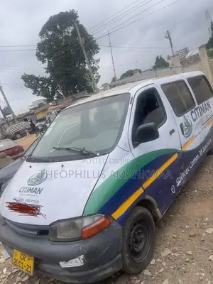 Toyota HiAce 2000 Grey