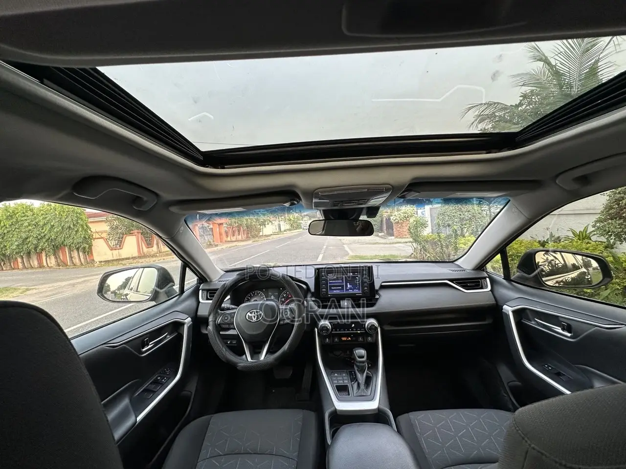 Toyota RAV4 XLE 2021 Black