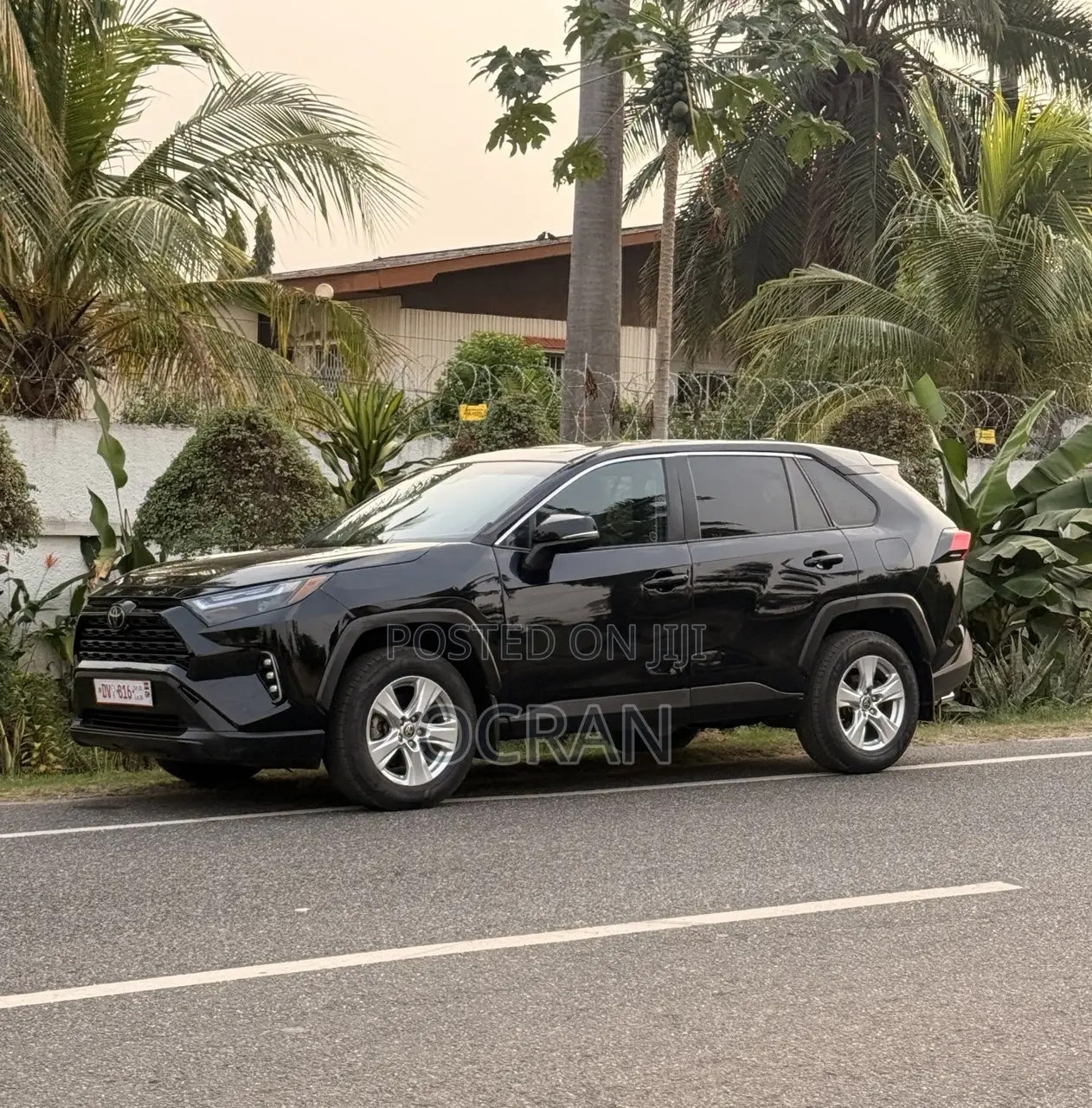 Toyota RAV4 XLE 2021 Black