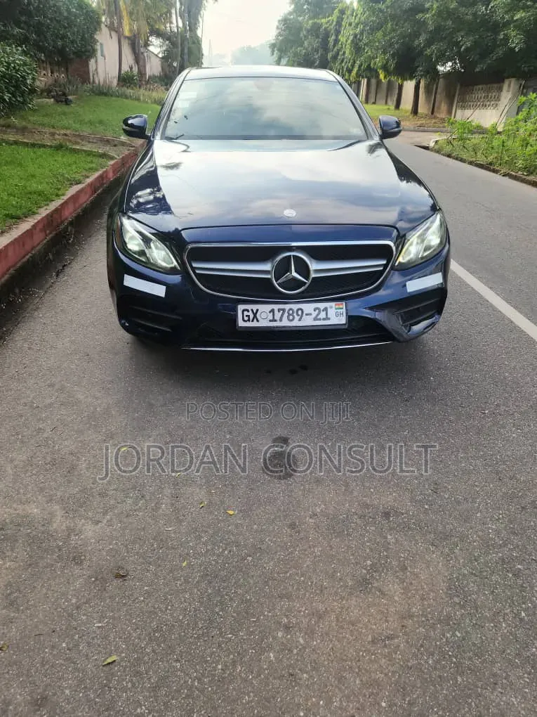 Mercedes-Benz E300 2018 Blue