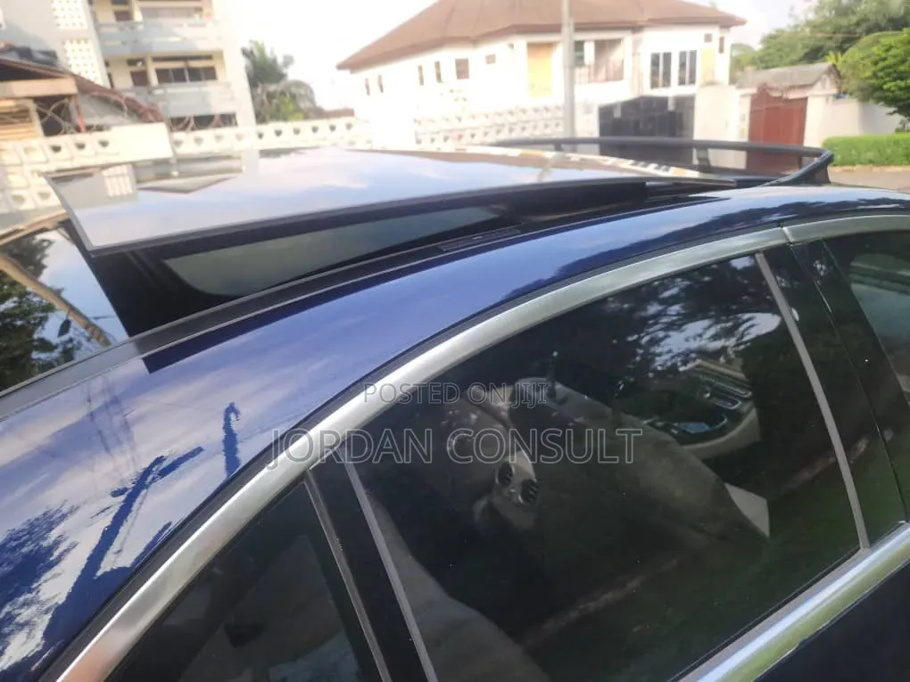 Mercedes-Benz E300 2018 Blue