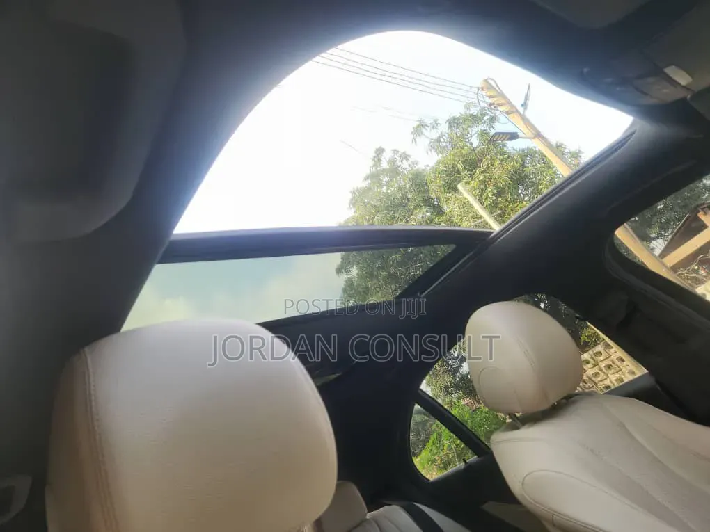 Mercedes-Benz E300 2018 Blue