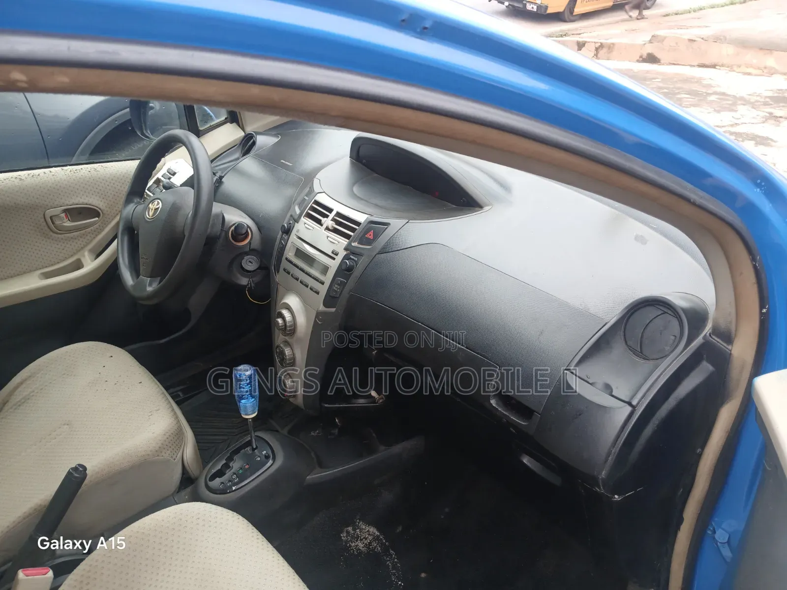 Toyota Vitz 2010 Blue