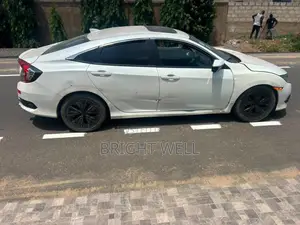 Honda Civic EX-L 2dr Coupe (1.5L 4cyl) 2017 White