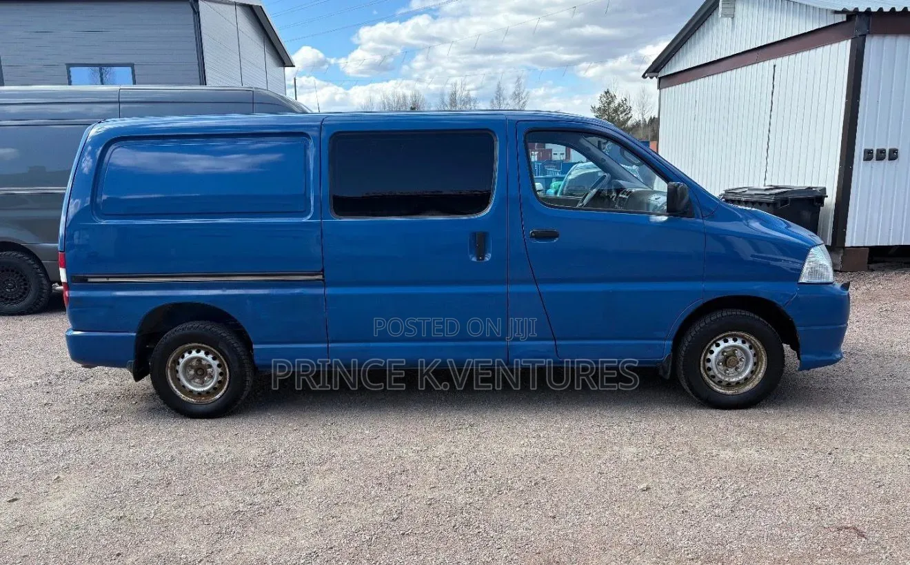 Toyota HiAce 2008 Blue