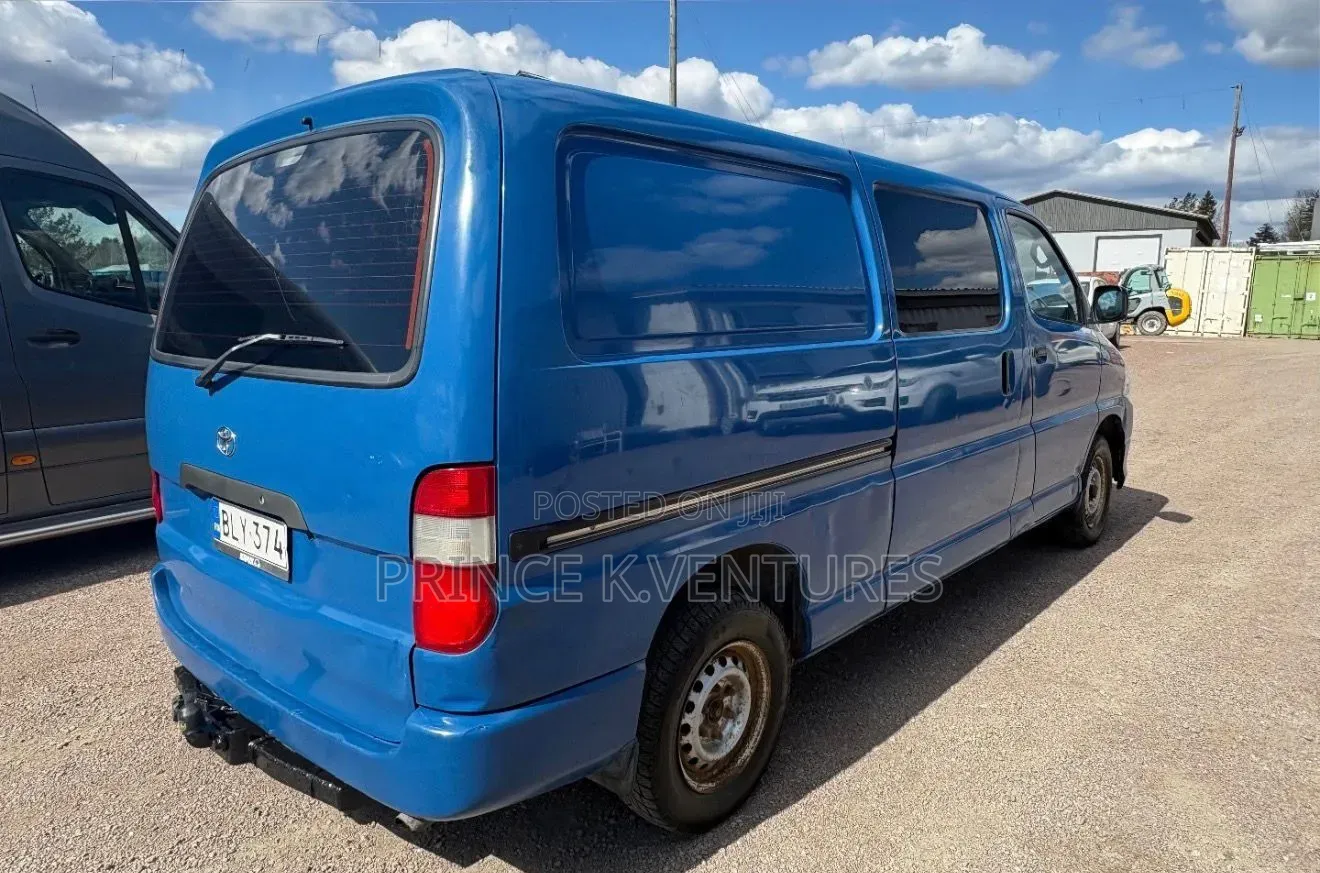 Toyota HiAce 2008 Blue