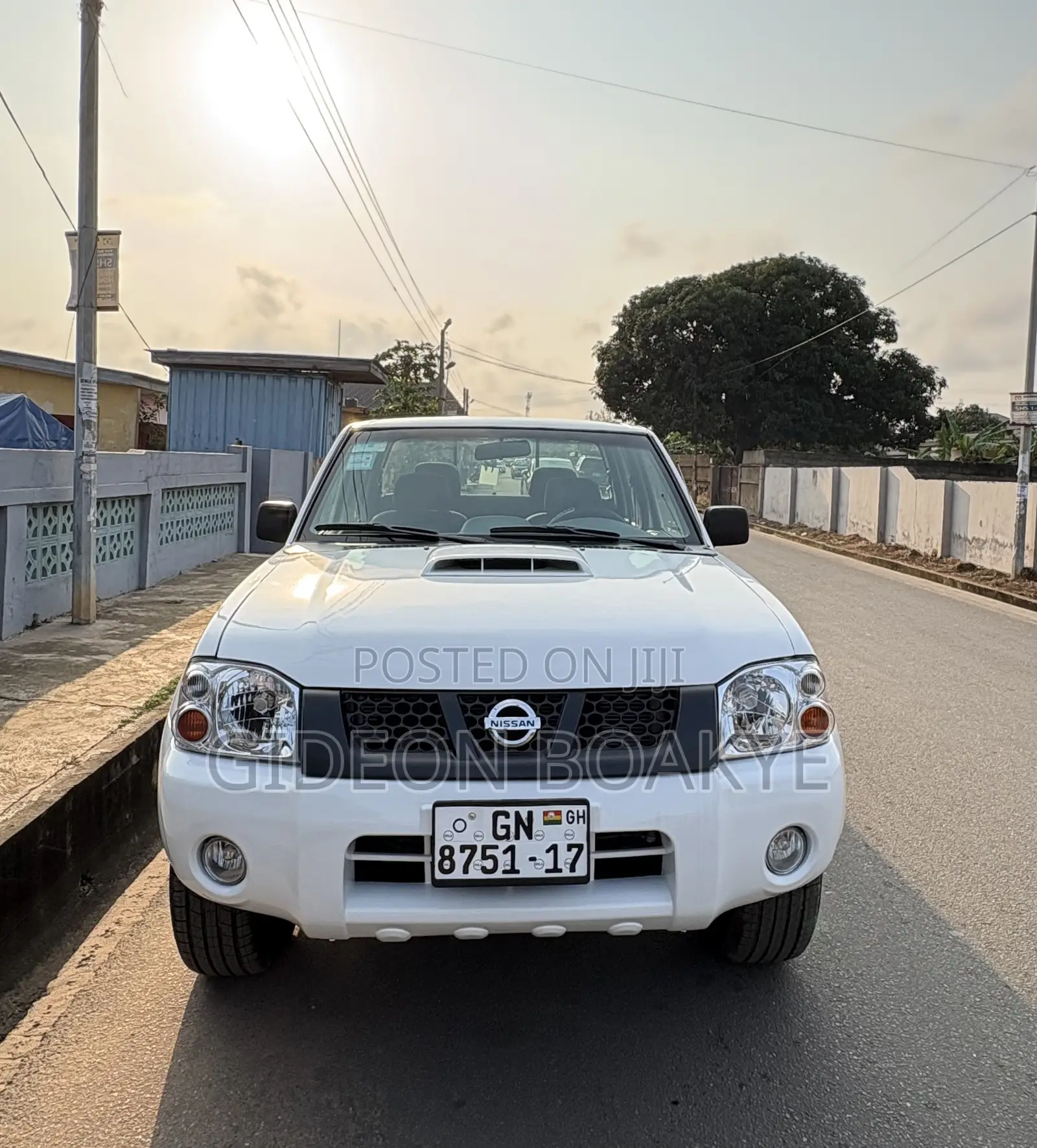 Nissan Hardbody 2017 White