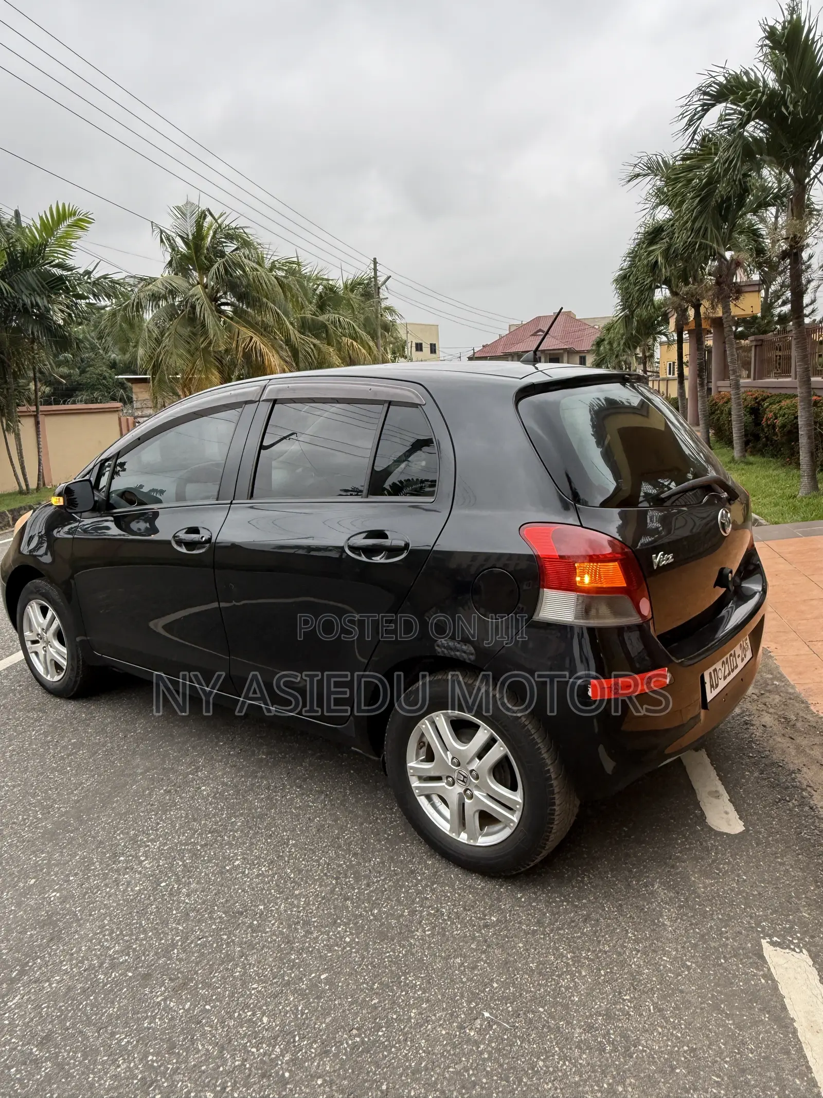Toyota Vitz 1.5 FWD 3dr 2010 Black