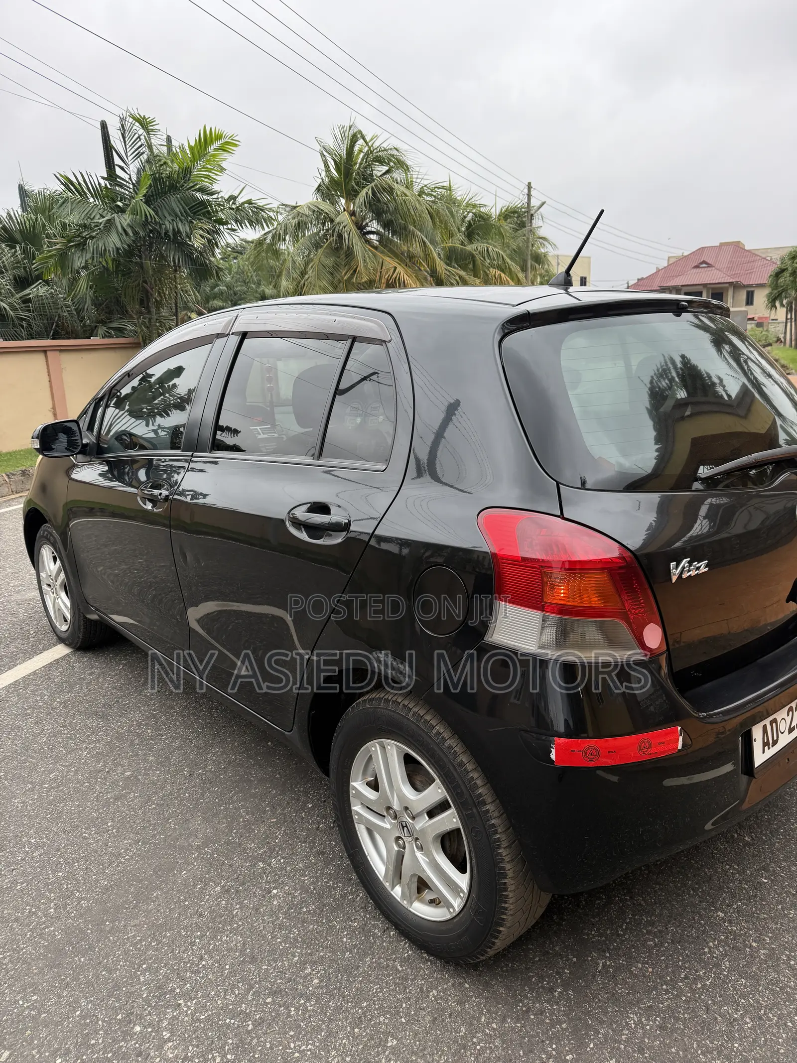 Toyota Vitz 1.5 FWD 3dr 2010 Black