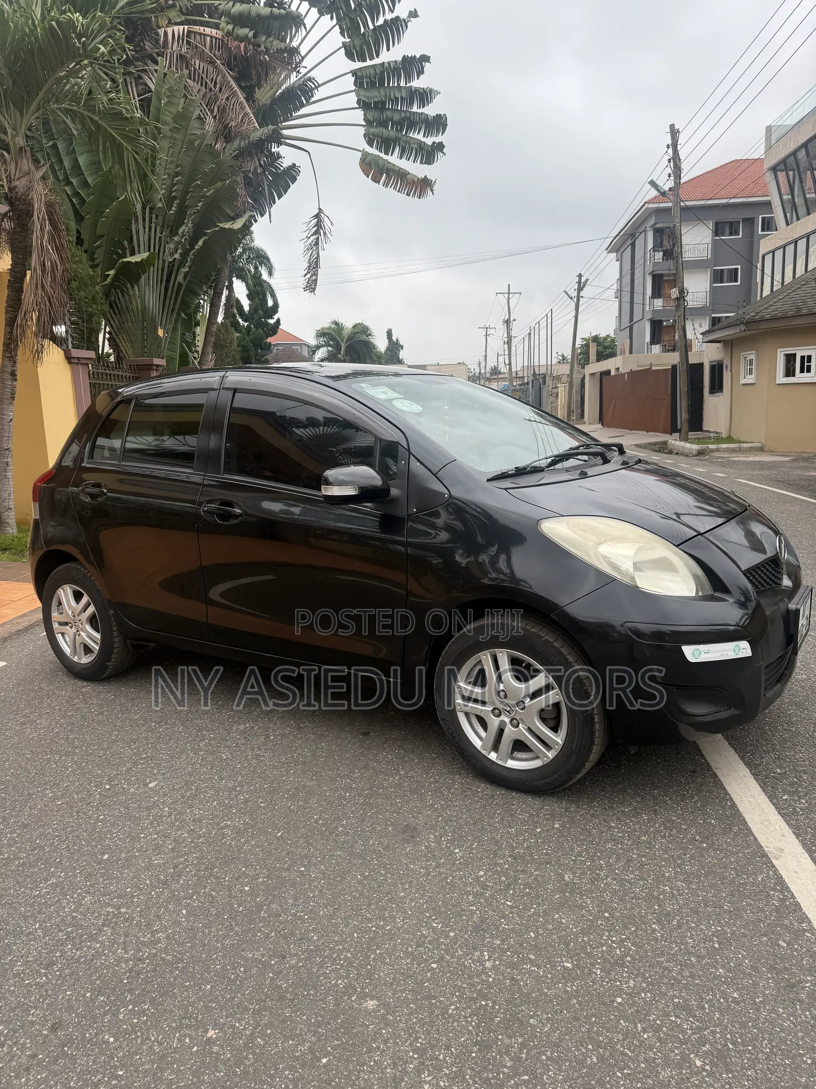 Toyota Vitz 1.5 FWD 3dr 2010 Black