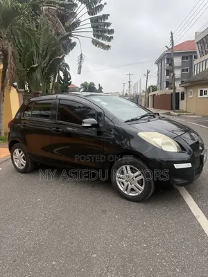 Toyota Vitz 1.5 FWD 3dr 2010 Black