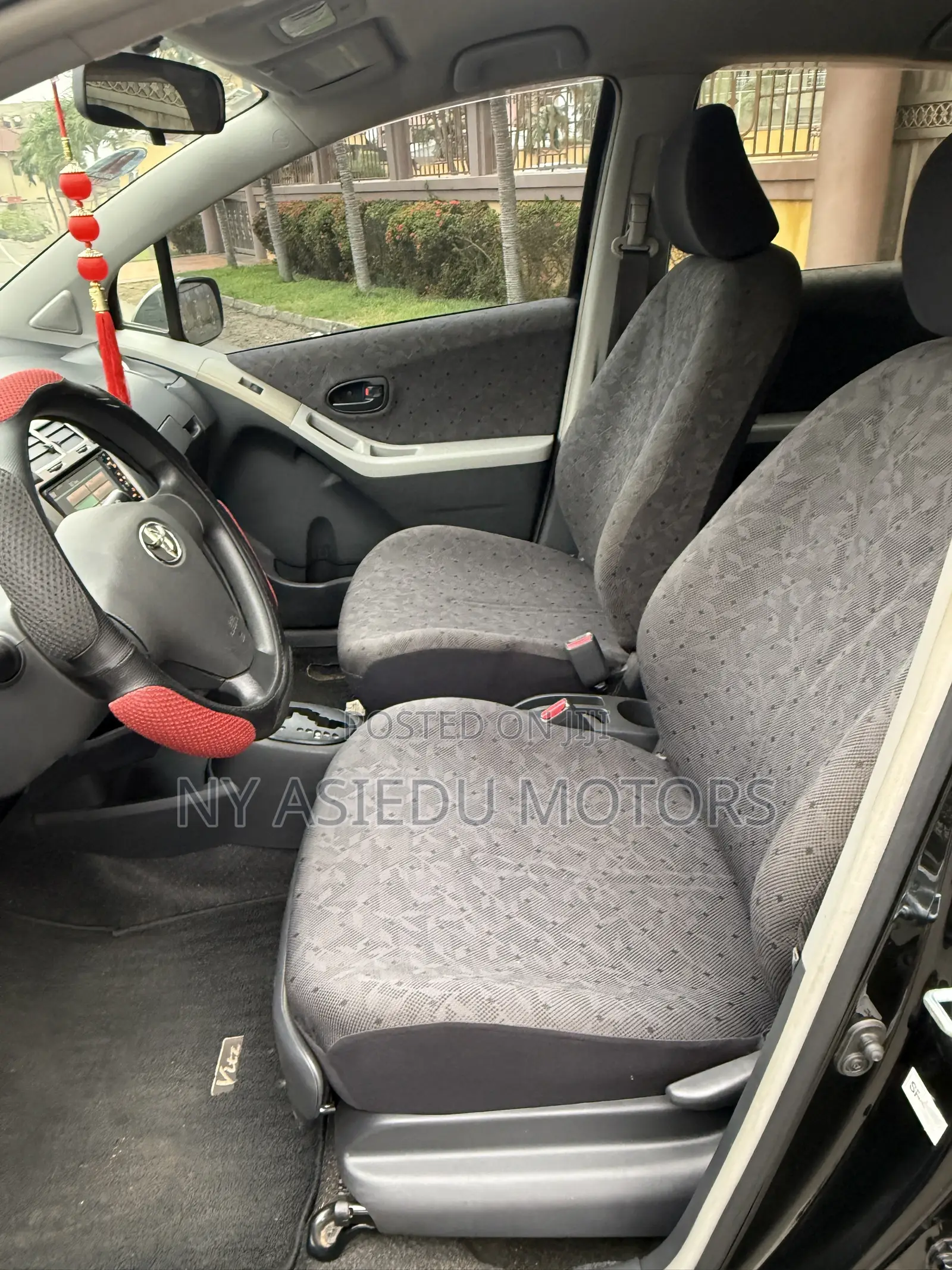 Toyota Vitz 1.5 FWD 3dr 2010 Black